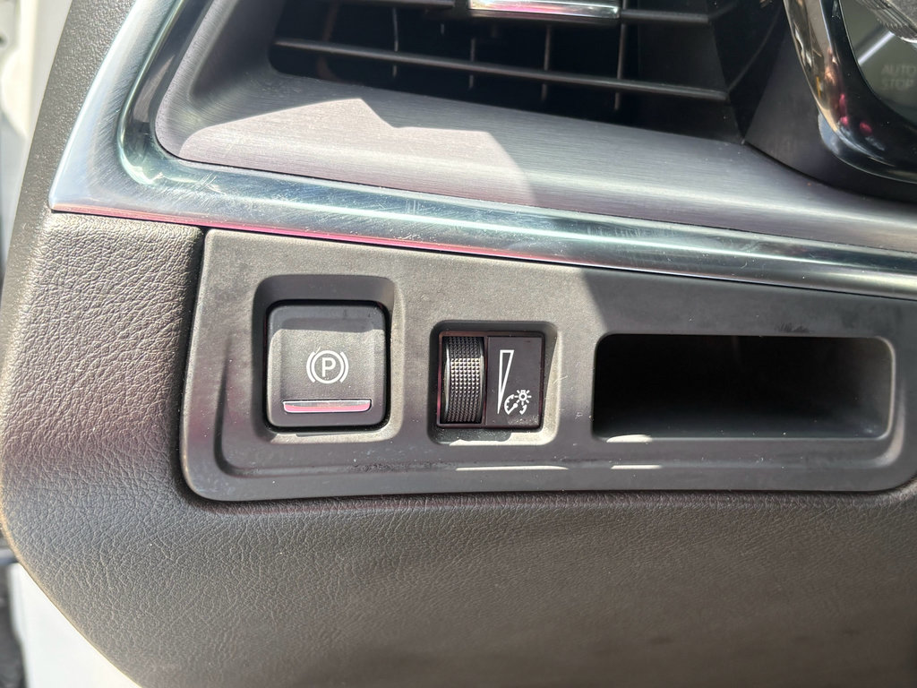 Used 2021 Cadillac XT5 Luxury w/ LPO, Floor Liner Package FWD image 13