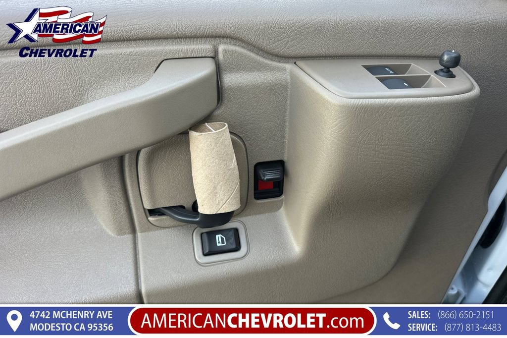 New 2025 Chevrolet Express 3500 Extended RWD image 11