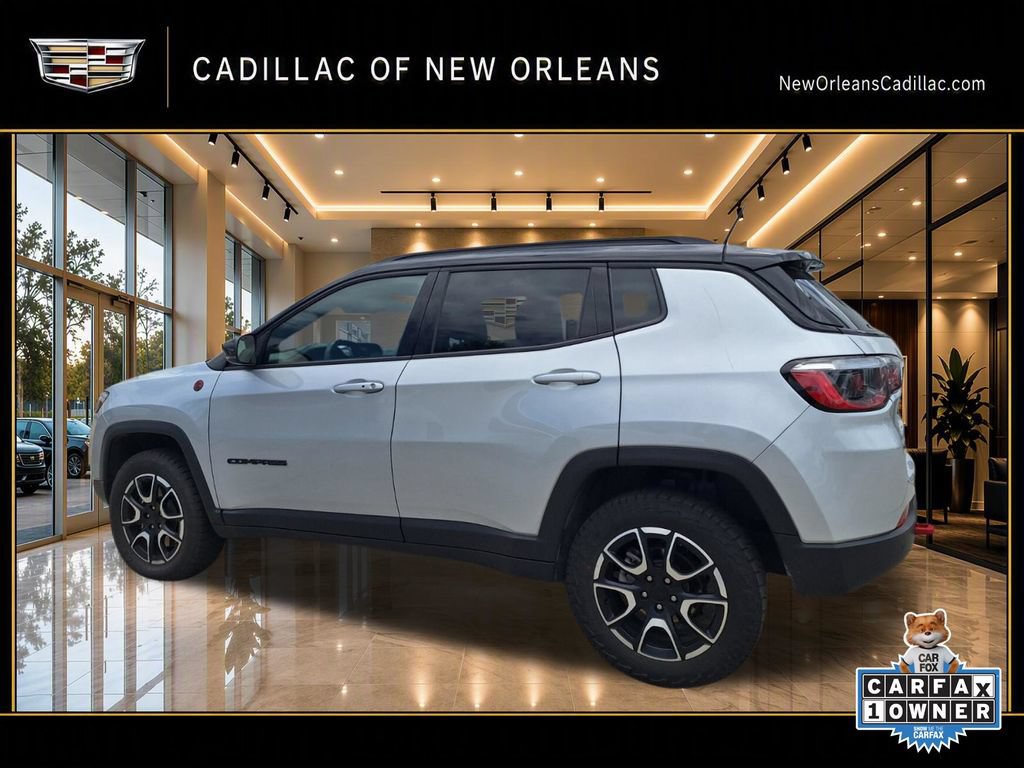 Used 2024 Jeep Compass Trailhawk AWD/4WD image 5