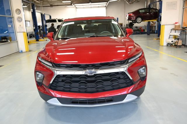 Used 2023 Chevrolet Blazer LT image 2