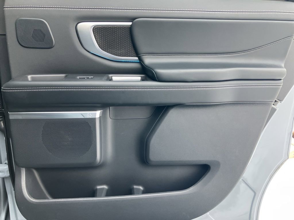 Used 2025 Ford Expedition Max Platinum w/ Stealth Performance Package image 42