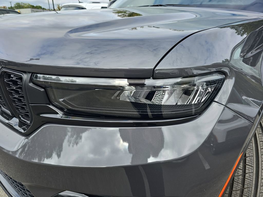 New 2025 Jeep Grand Cherokee Limited w/ Black Appearance Package image 32