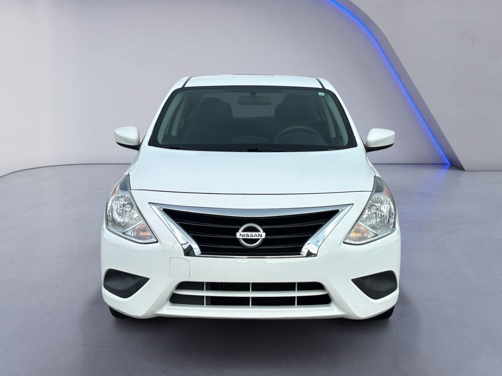 Used 2015 Nissan Versa SV FWD image 8