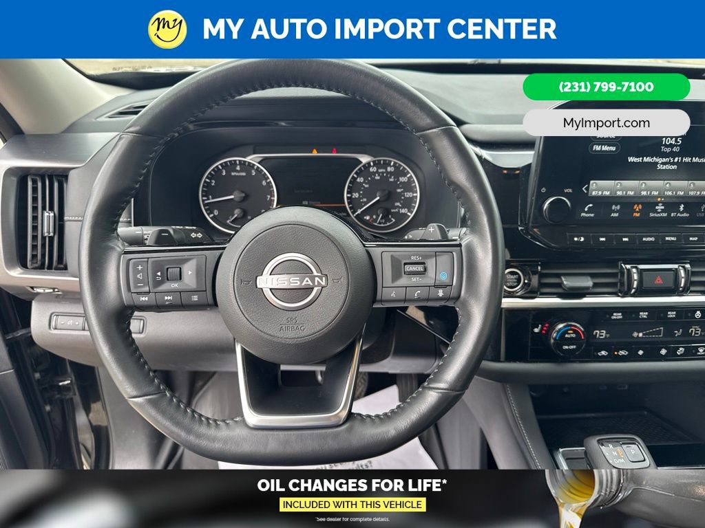 Used 2024 Nissan Pathfinder SL AWD/4WD image 15
