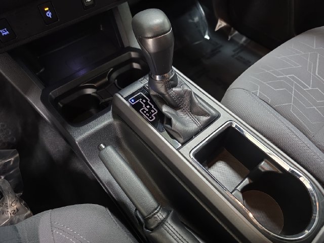 Used 2017 Toyota Tacoma TRD Sport w/ Tow Package (A/T) AWD/4WD image 25