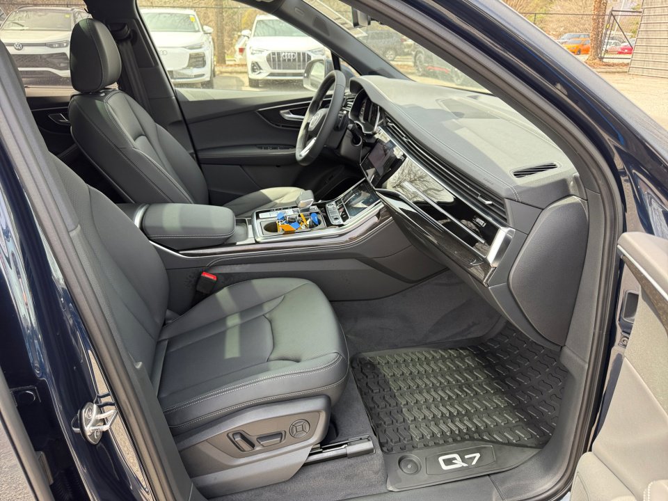 New 2026 Audi Q7 3.0T Premium Plus AWD/4WD image 28