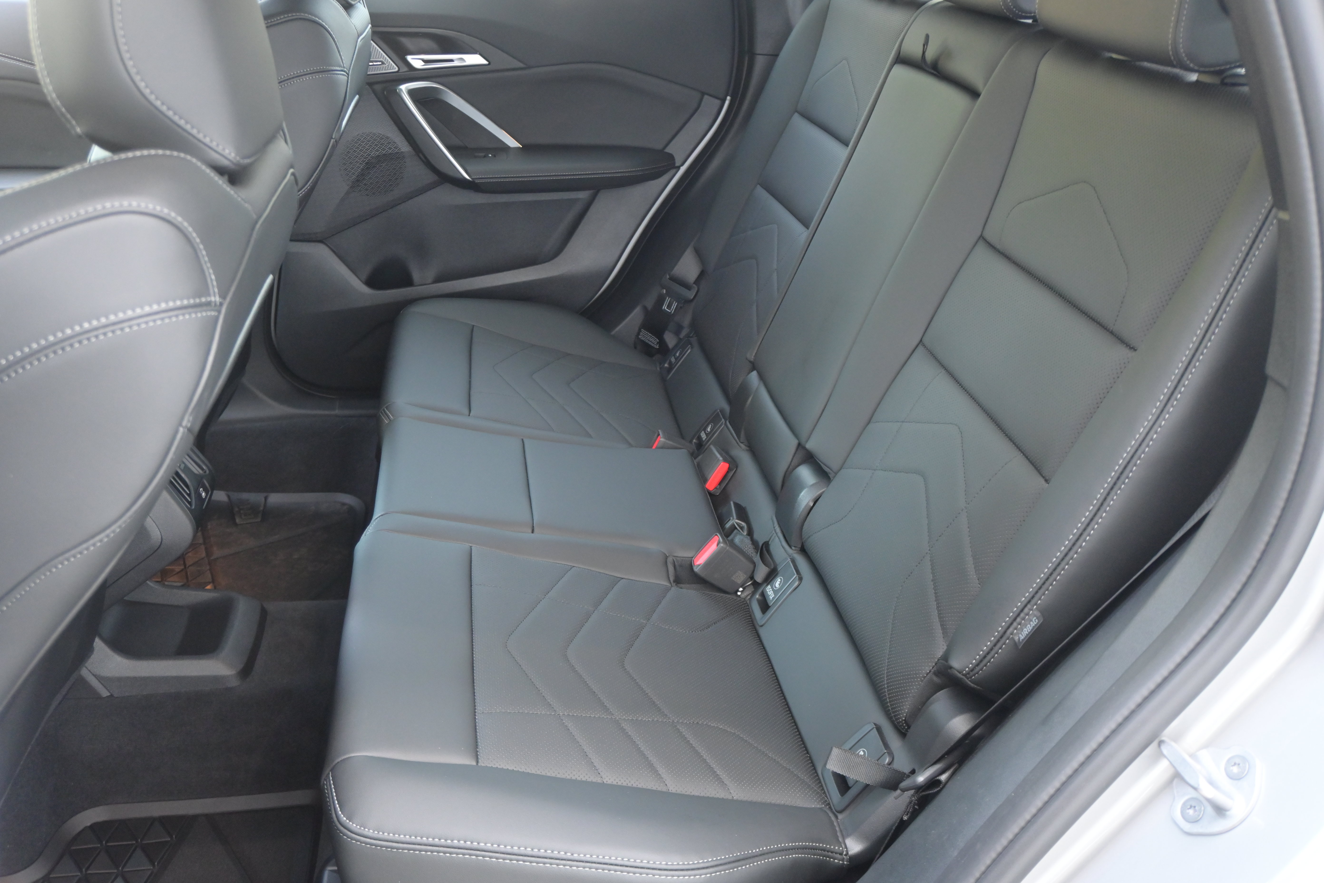 Used 2026 BMW X1 xDrive28i w/ M Sport Package AWD/4WD image 32