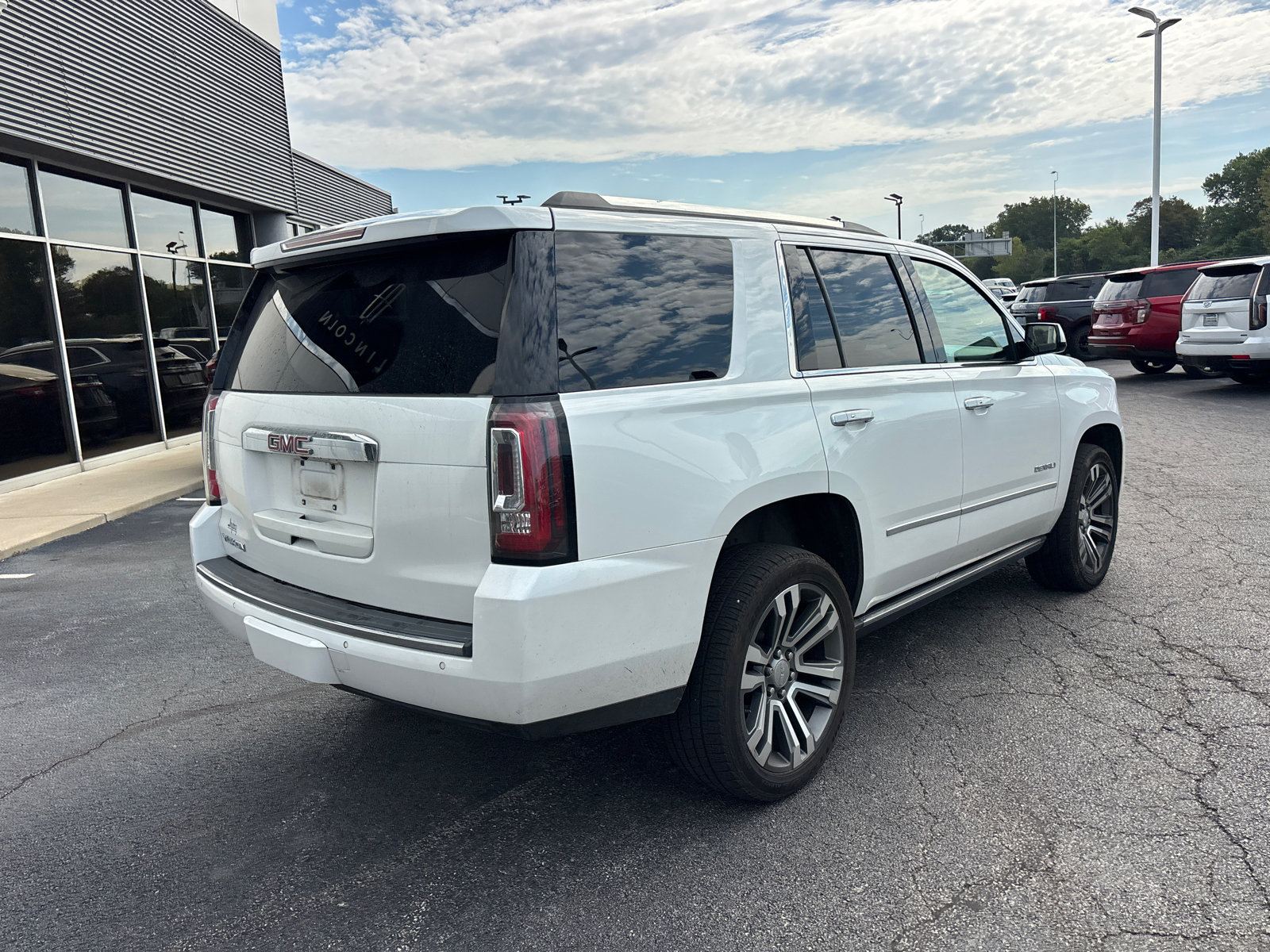 Used 2019 GMC Yukon Denali w/ Denali Ultimate Package AWD/4WD image 7