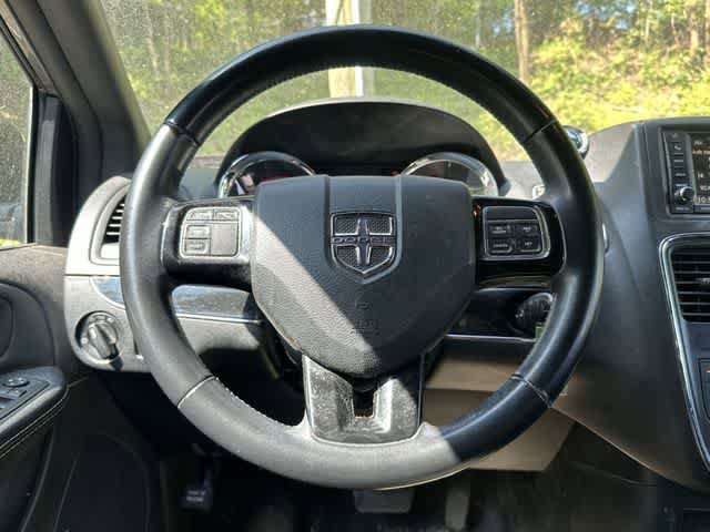 Used 2017 Dodge Grand Caravan SE FWD image 7