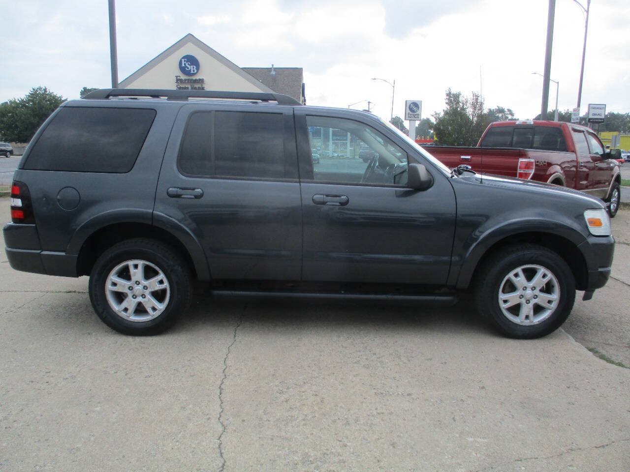 Used 2010 Ford Explorer XLT AWD/4WD image 7