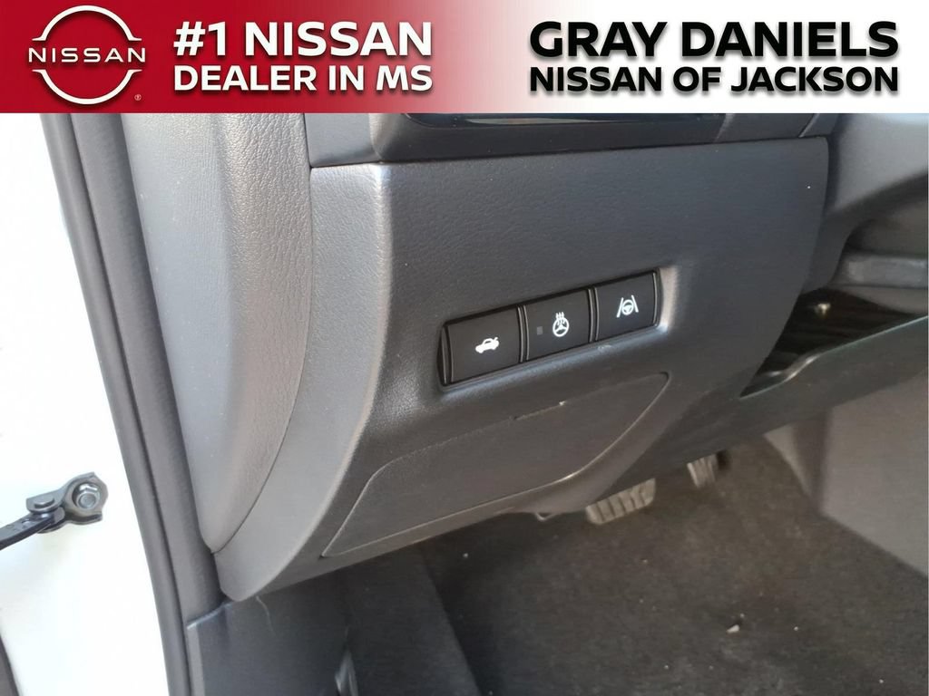 New 2026 Nissan Sentra SR w/ SR Premium Package FWD image 12