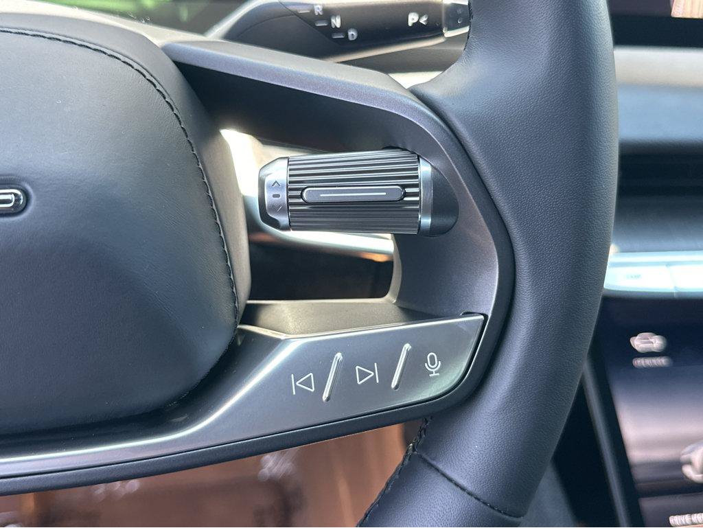 Used 2024 Lucid Air Touring AWD/4WD image 23