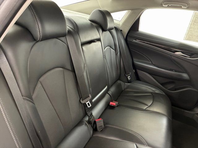 Used 2019 Buick LaCrosse Essence image 16