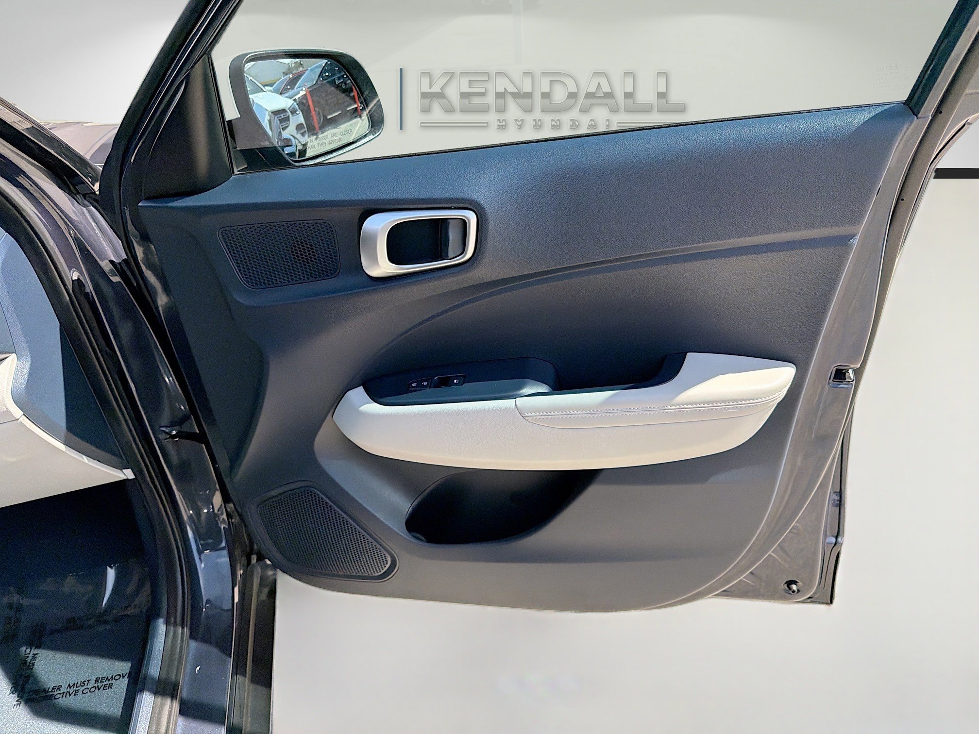 Used 2023 Hyundai Venue Limited image 31