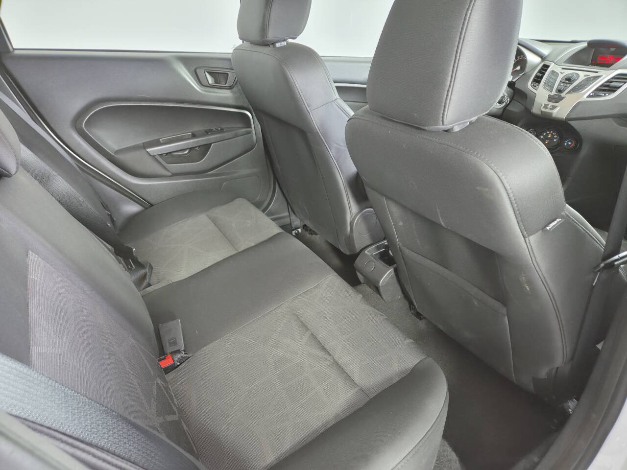 Used 2012 Ford Fiesta SE w/ Super Fuel Economy Pkg FWD image 30