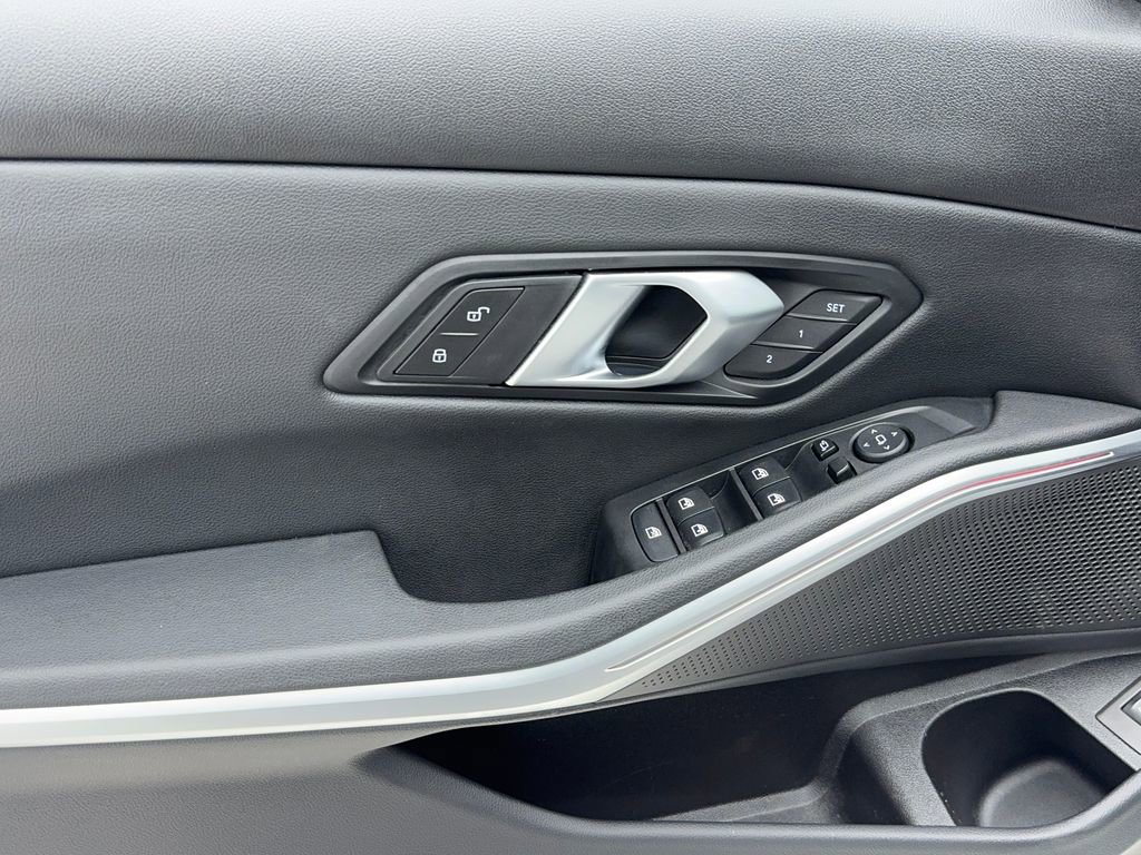 Used 2025 BMW 330i Sedan image 42