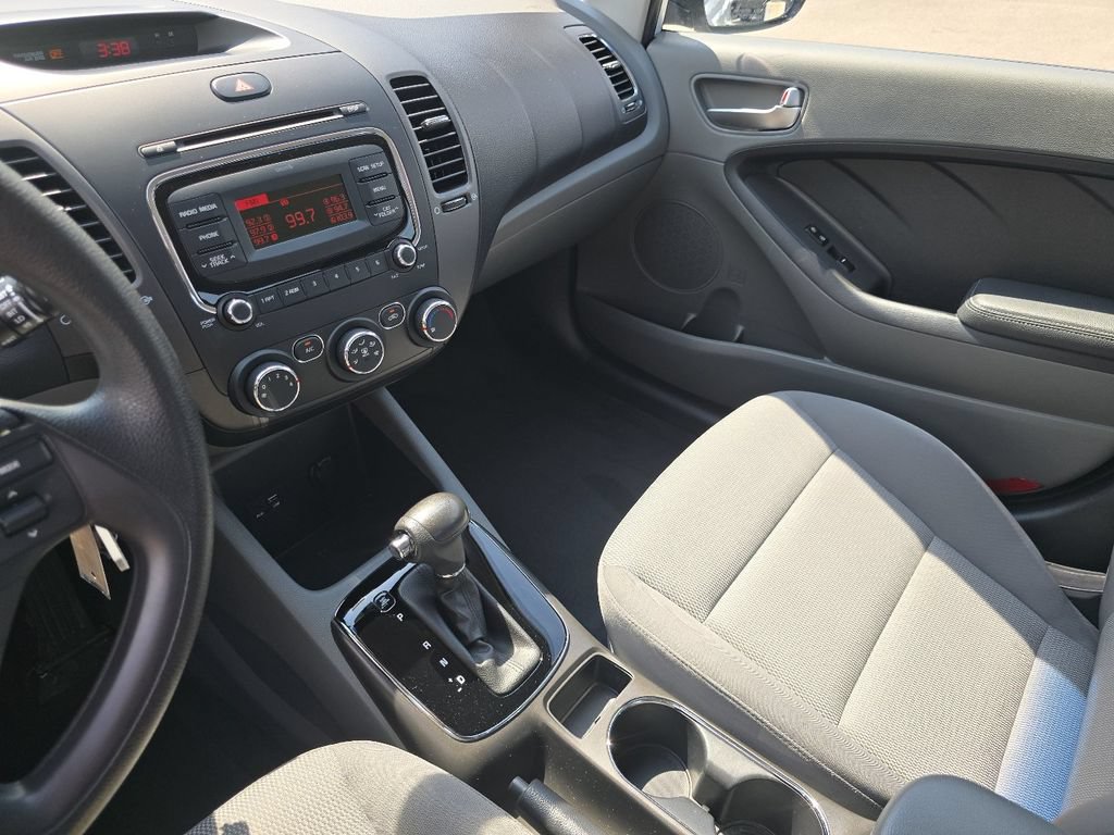 Used 2017 Kia Forte LX FWD image 23