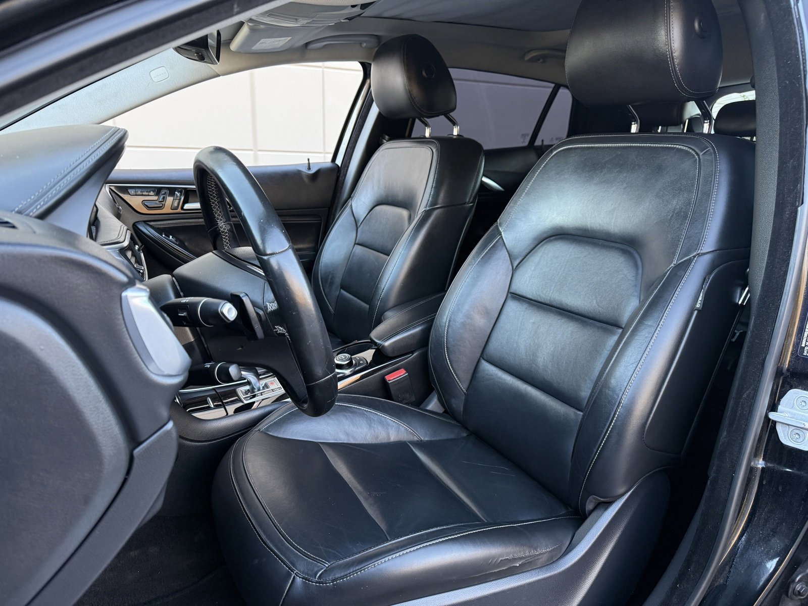 Used 2018 INFINITI QX30 Premium w/ Navigation Package image 34