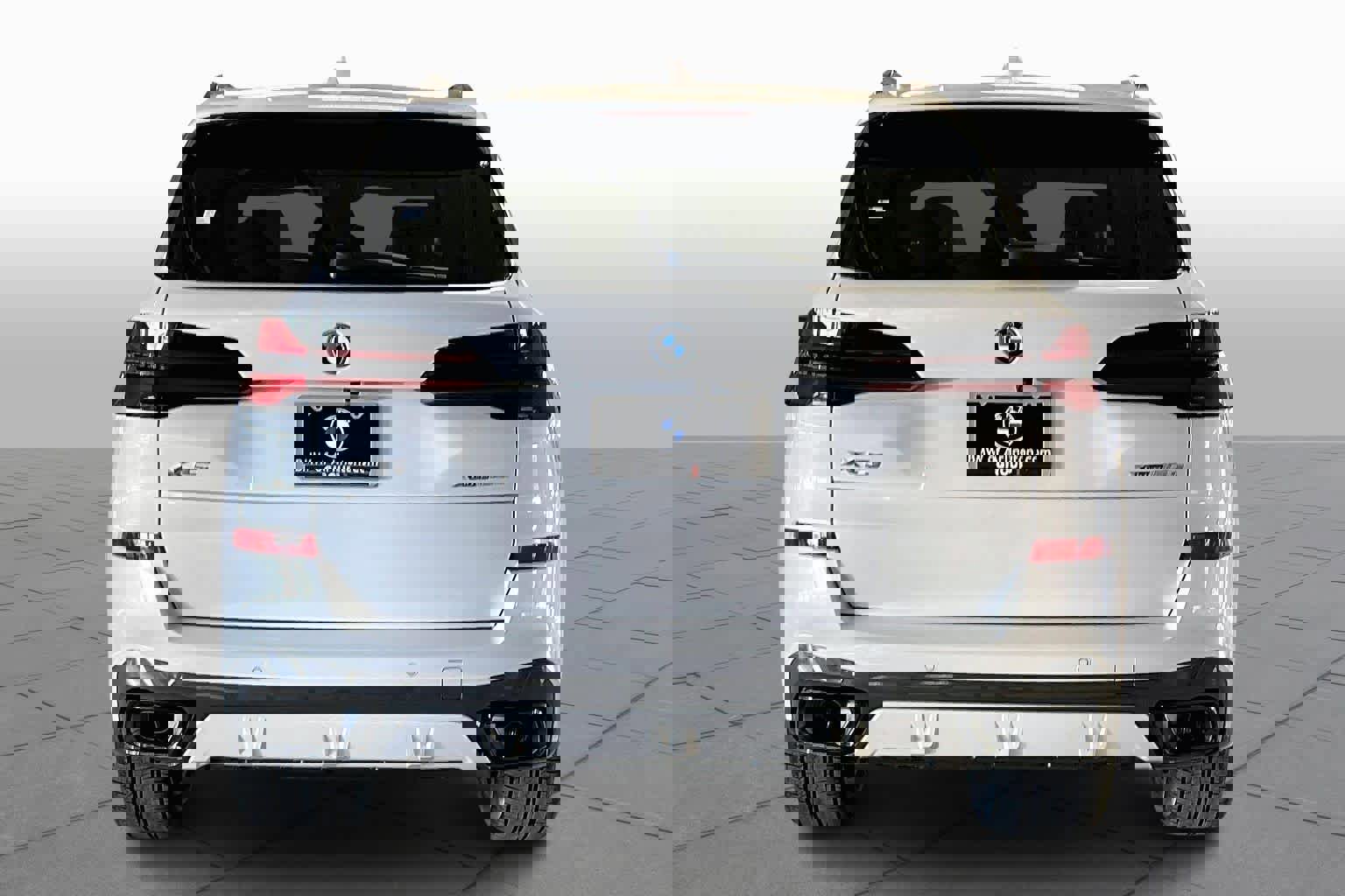 New 2026 BMW X5 xDrive50e w/ M Sport Package image 4