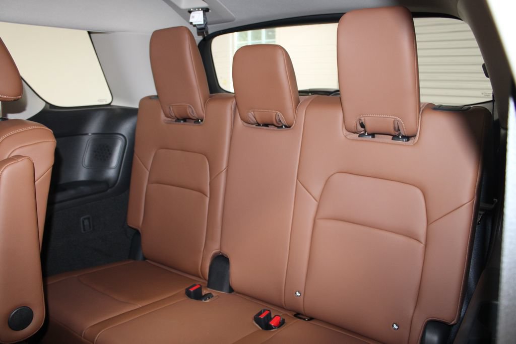 Used 2026 Nissan Pathfinder Platinum AWD/4WD image 19