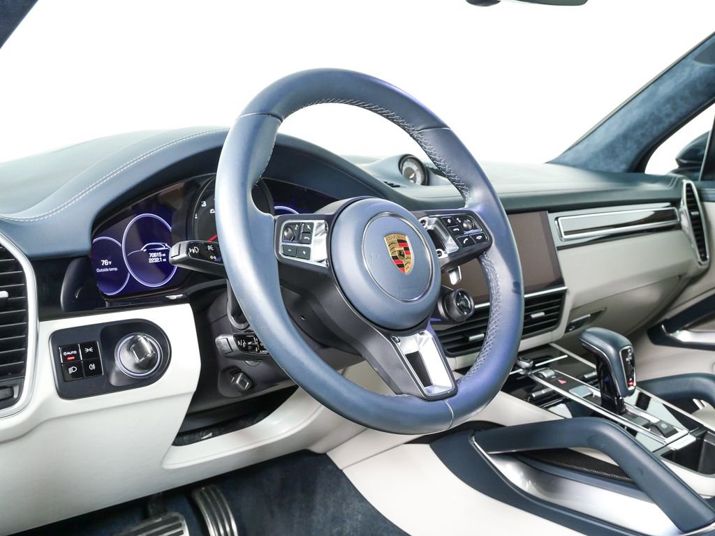 Certified 2021 Porsche Cayenne Turbo AWD/4WD image 4