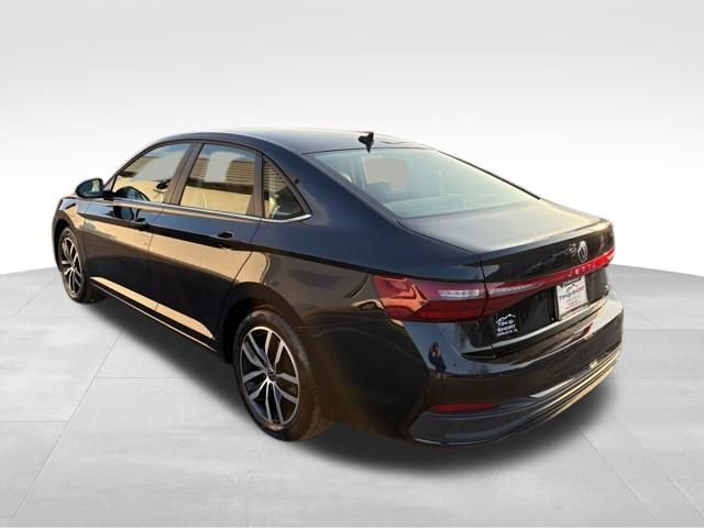 Used 2025 Volkswagen Jetta SE image 11