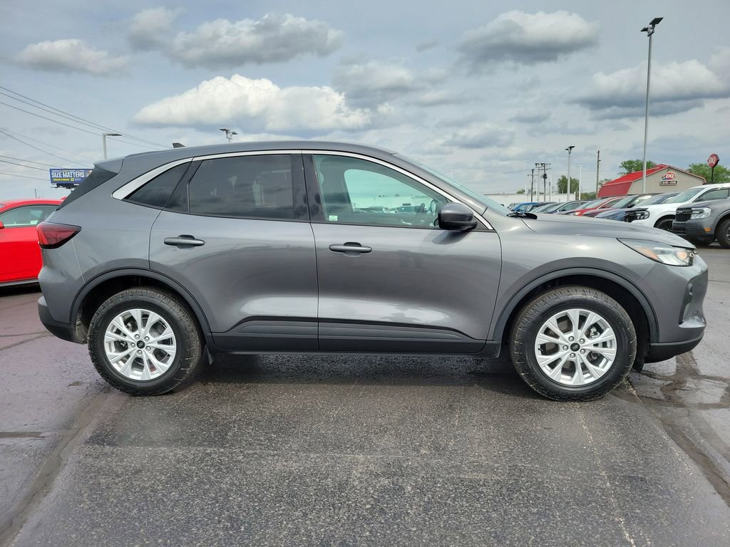 Certified 2023 Ford Escape Active w/ Tech Pack #2 AWD/4WD image 3