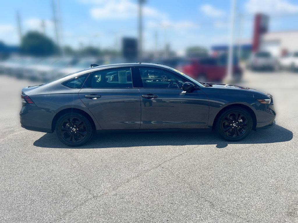 Used 2025 Honda Accord SE image 7