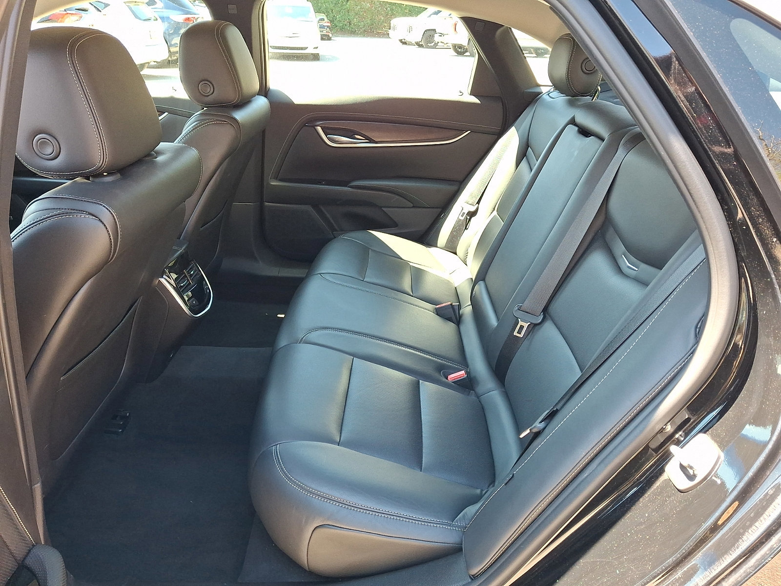 Used 2019 Cadillac XTS Luxury image 10