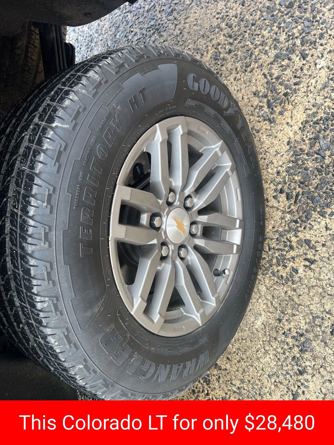 Used 2023 Chevrolet Colorado LT w/ LT Convenience Package II image 30