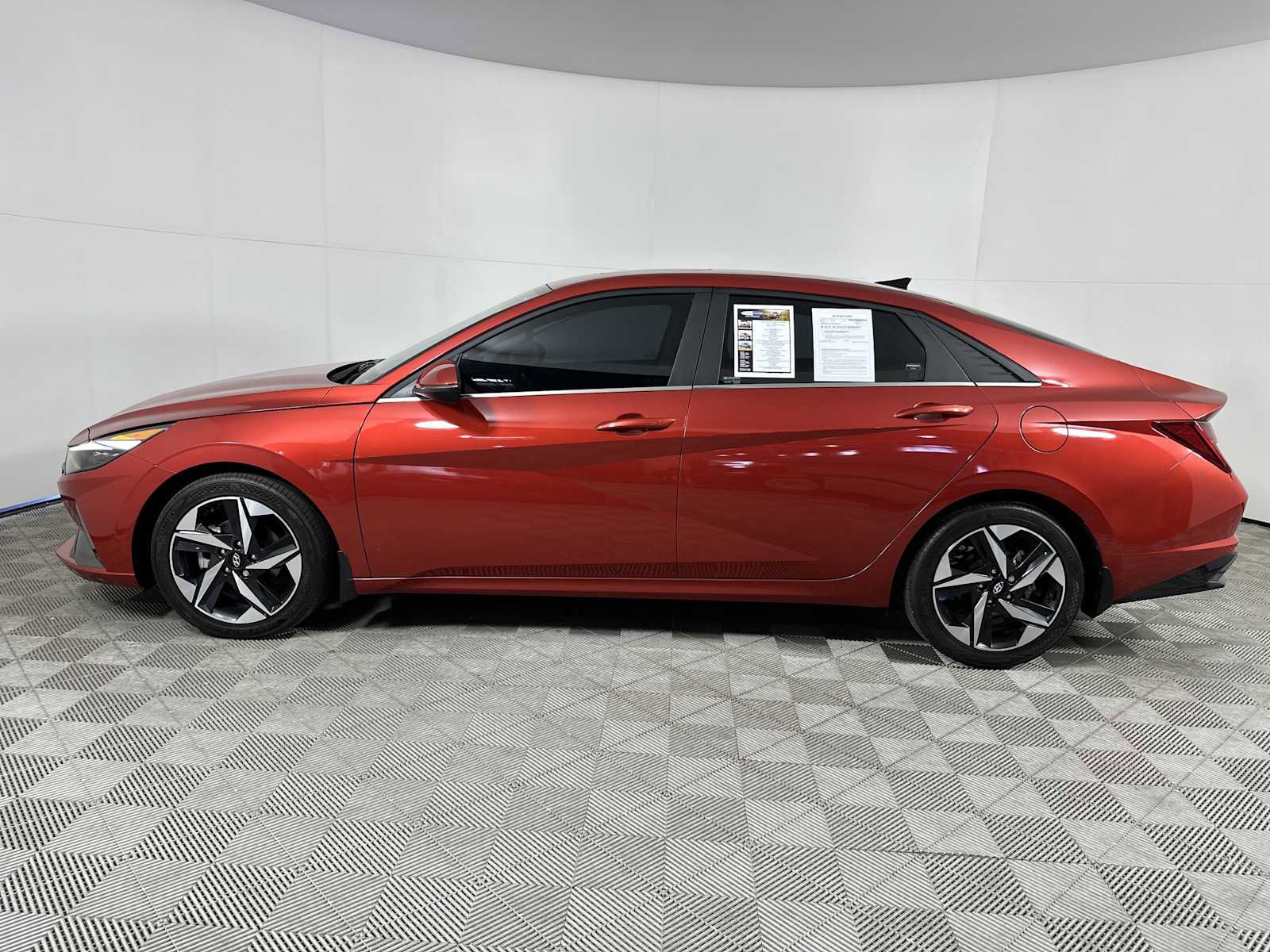 Certified 2022 Hyundai Elantra Limited image 5