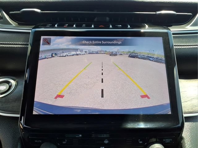 Used 2023 Jeep Grand Cherokee Limited AWD/4WD image 19