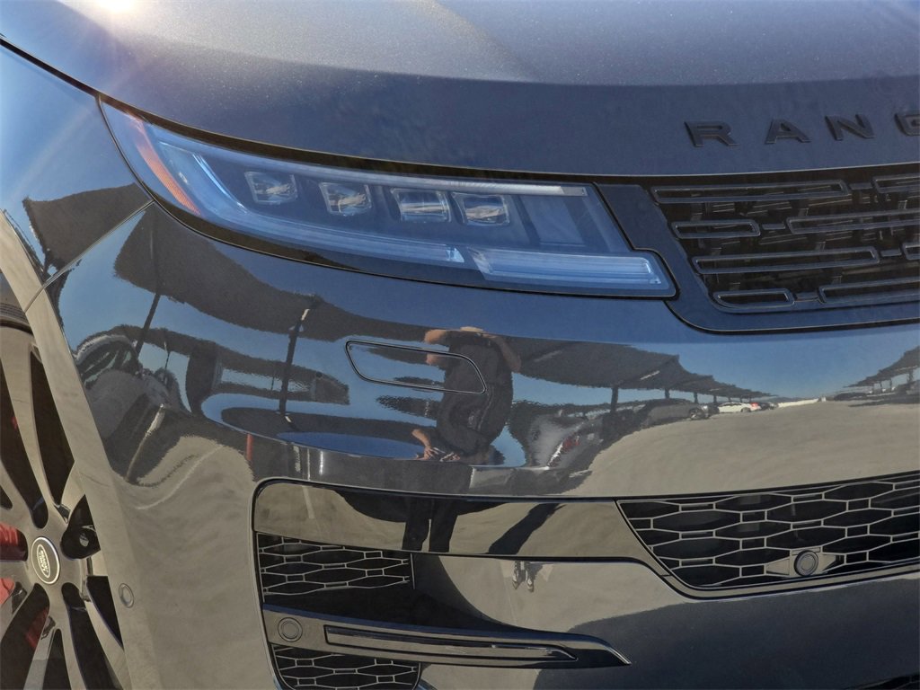 Certified 2025 Land Rover Range Rover Sport Dynamic SE image 33