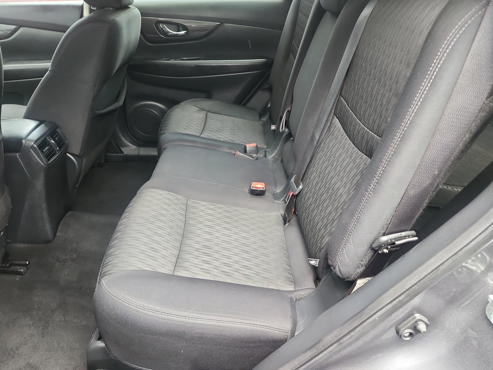 Used 2019 Nissan Rogue S w/ Special Edition Package FWD image 13