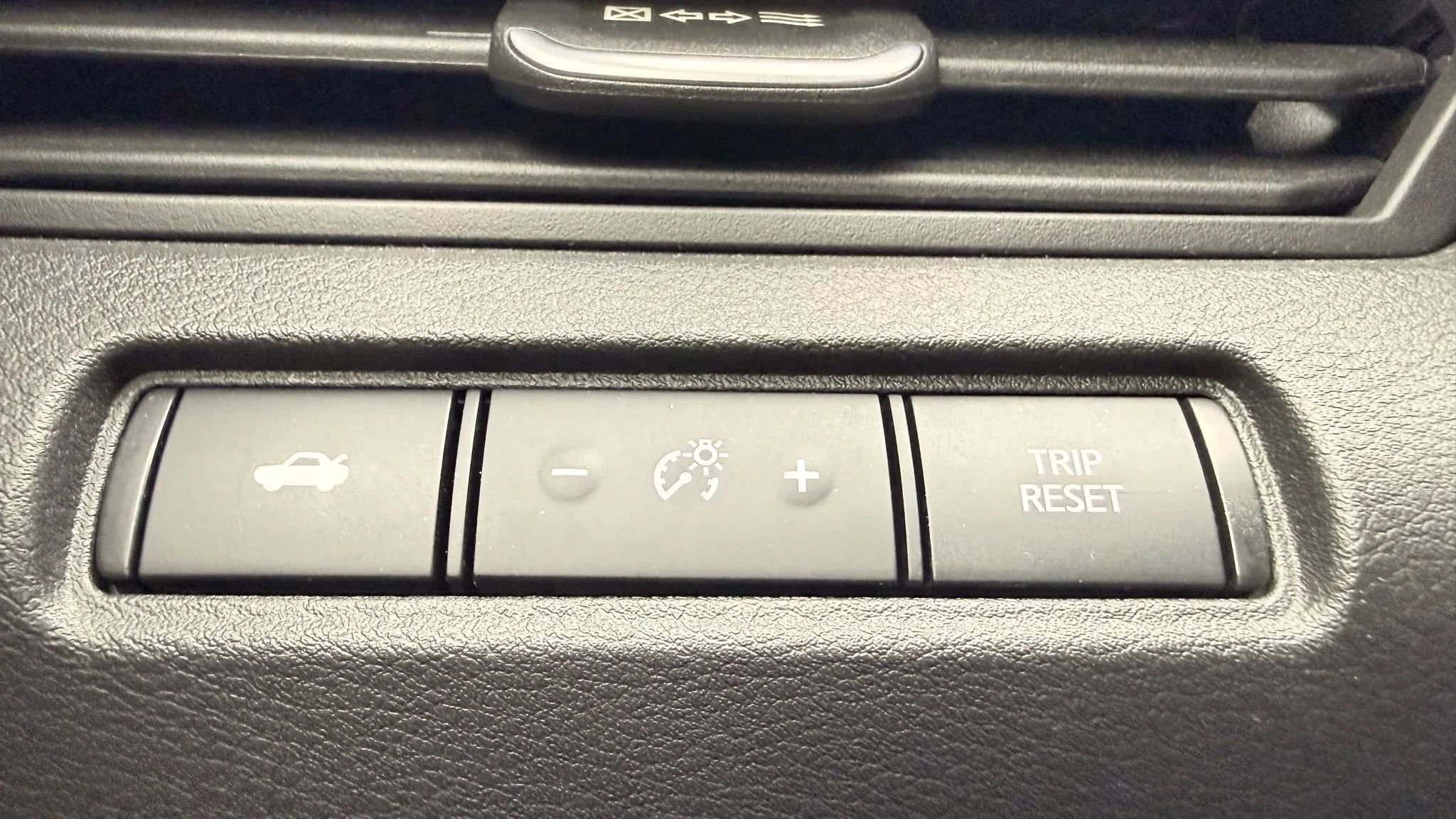 Used 2025 Nissan Altima 2.5 SV image 26