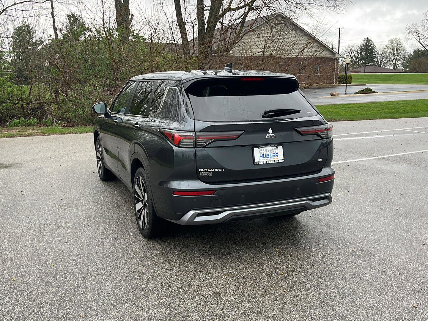 Used 2025 Mitsubishi Outlander SE image 3