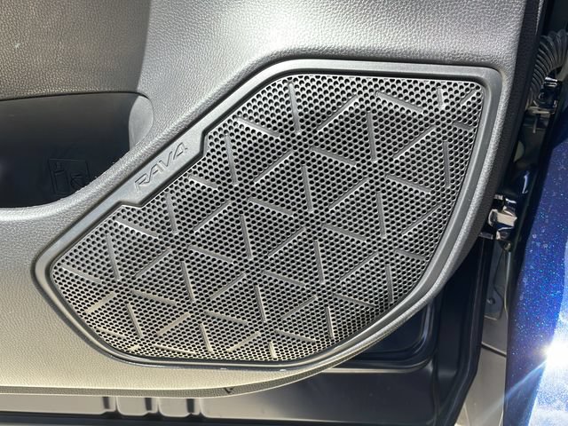Used 2022 Toyota RAV4 XLE Premium AWD/4WD image 26