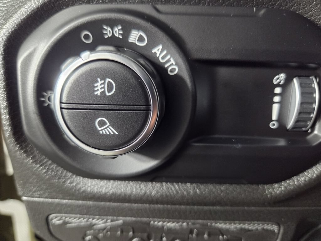 Used 2026 Jeep Gladiator Sport AWD/4WD image 17