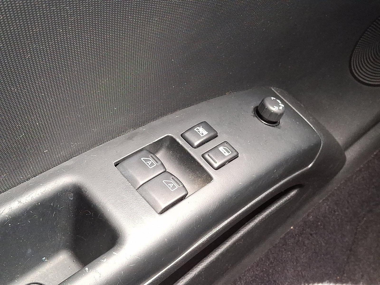 Used 2004 Nissan 350Z Touring w/ Cargo Convenience Pkg image 24