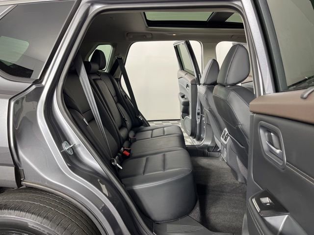 Used 2023 Nissan Rogue SV w/ SV Premium B Package image 48