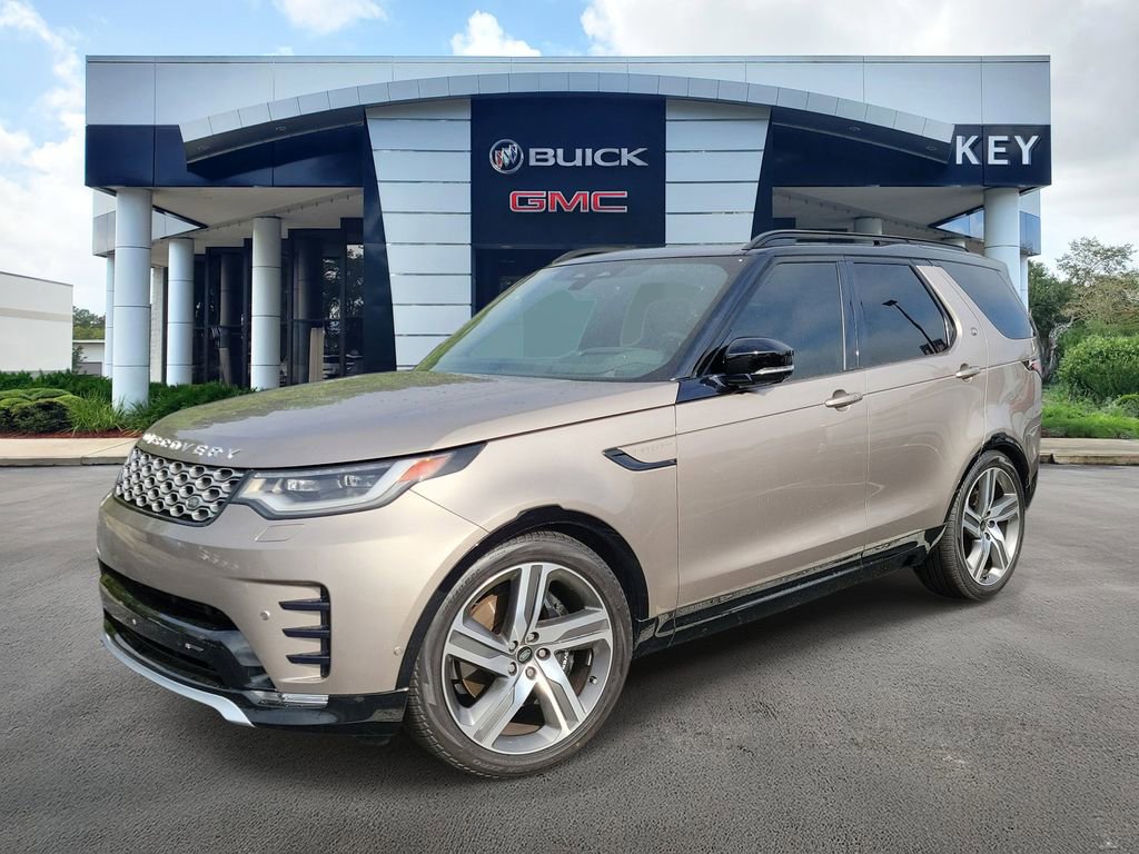 Used 2023 Land Rover Discovery Metropolitan Edition image 3