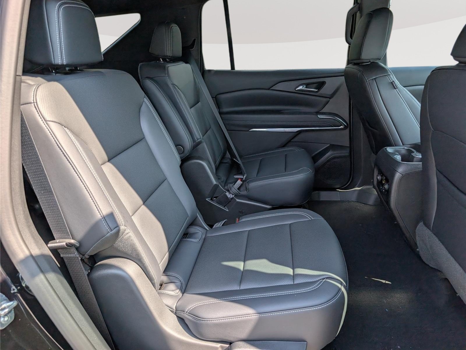 New 2027 Chevrolet Traverse LT w/ Driver Confidence Package FWD image 8