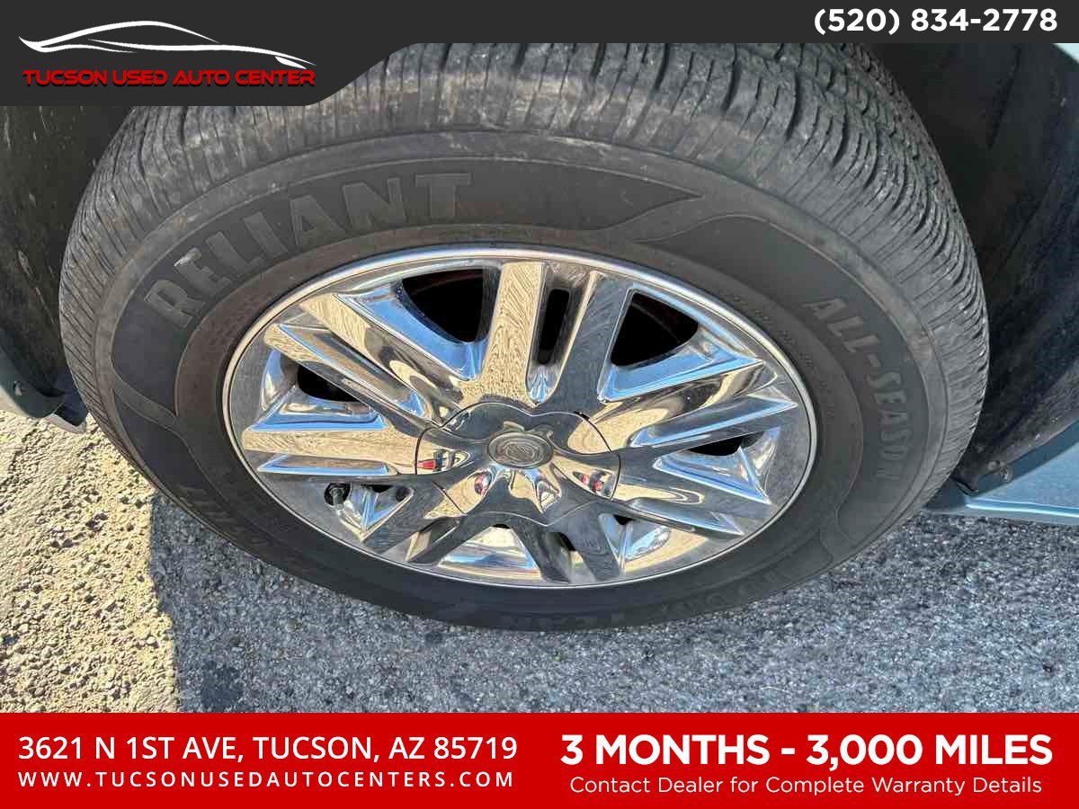 Used 2010 Chrysler Town & Country Limited FWD image 32
