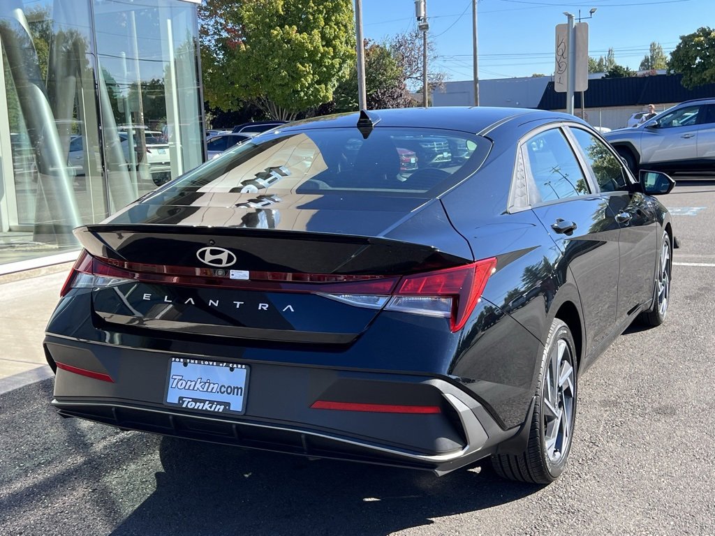Certified 2025 Hyundai Elantra Sport image 6