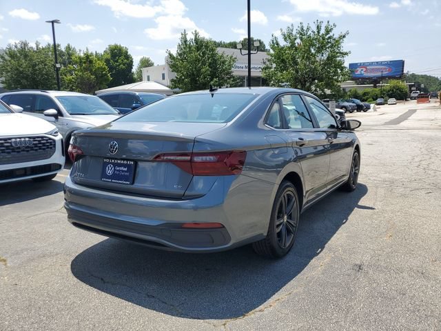 Used 2023 Volkswagen Jetta SE FWD image 4