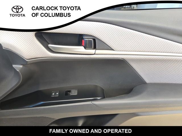 Used 2025 Toyota Camry SE image 19