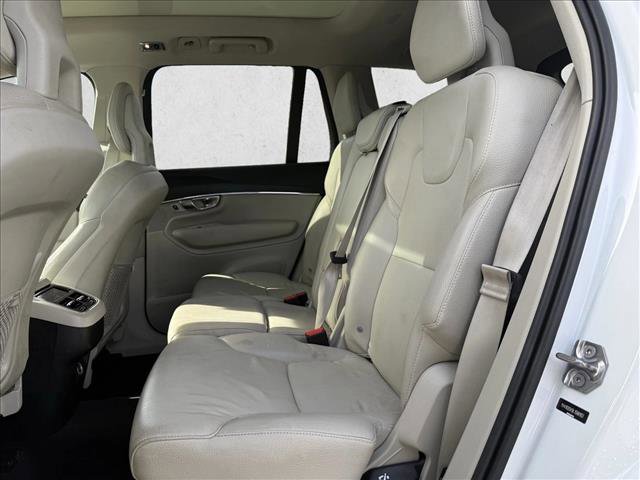 Used 2020 Volvo XC90 T5 Momentum w/ Protection Package Premier image 17