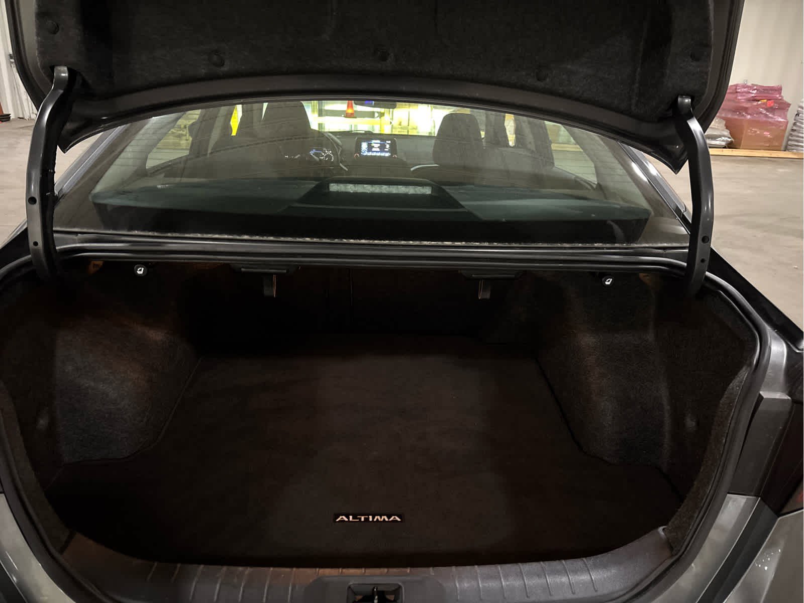 Used 2025 Nissan Altima 2.5 SV FWD image 7