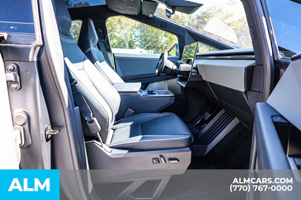 Used 2024 Tesla Cybertruck AWD Crew Cab image 21
