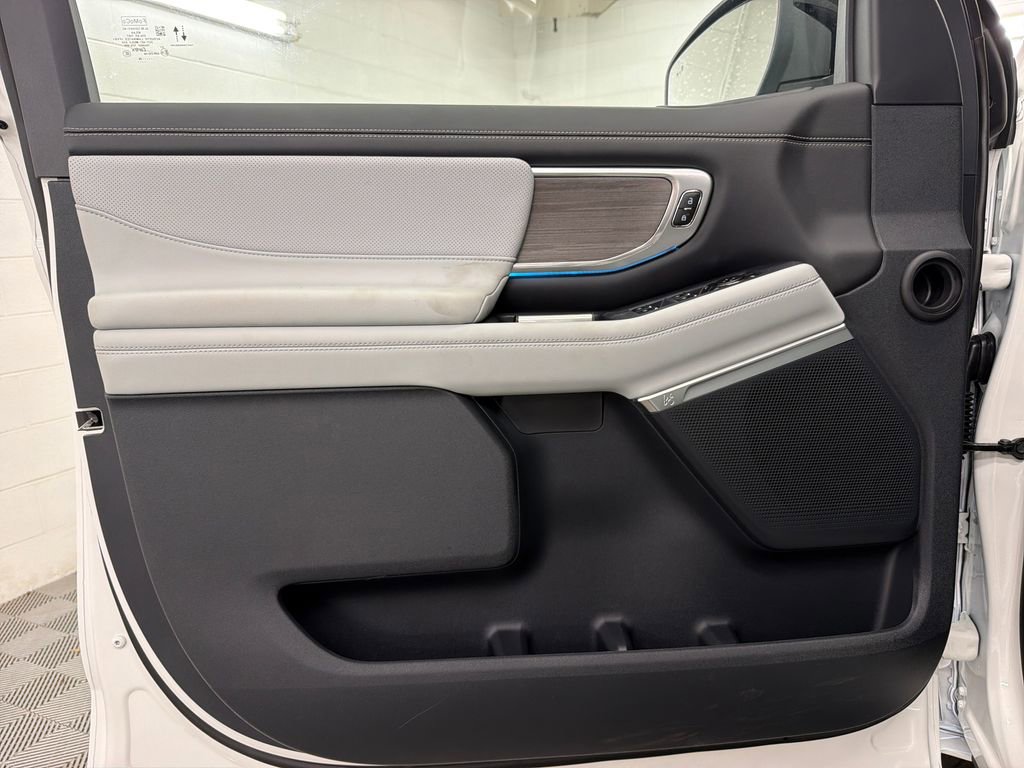 New 2026 Ford Expedition Max Platinum image 16